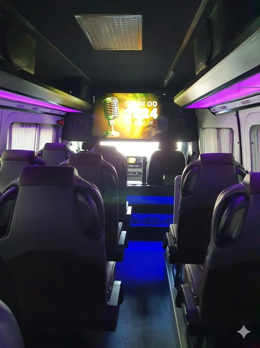 פנים ספרינטר VIP עם תאורת LED סגול ומסך בידור